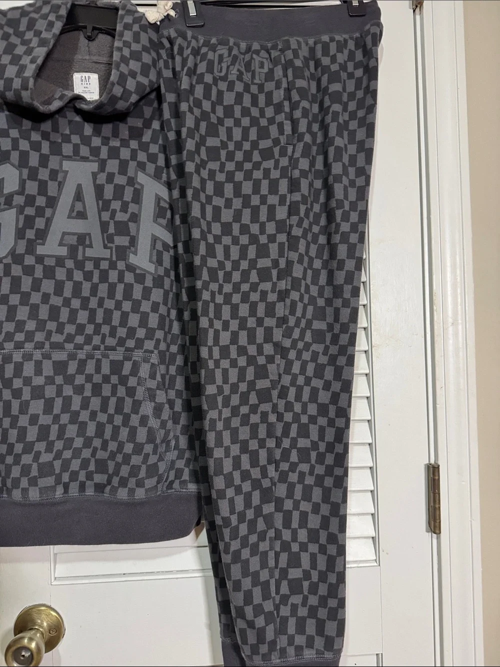GAP Dark Gray Checkerboard Hoodie & Joggers. Like New. Size Boys XXL.